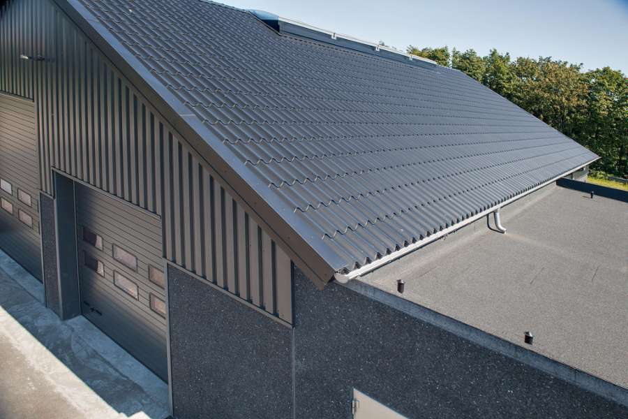 Nyopført maskinhal med minimalistisk udtryk, Randersvej 100, 9500 Hobro